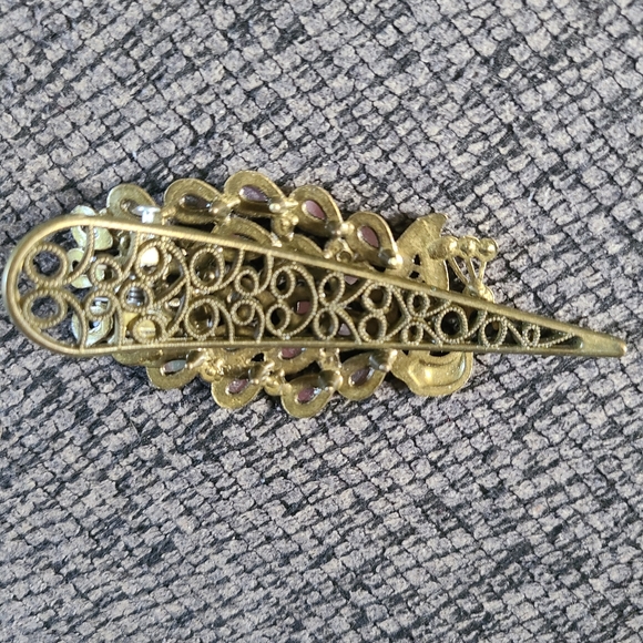 🌟 4/$20 NWOT Multicolor Peacock Hair Clip - Picture 3 of 3